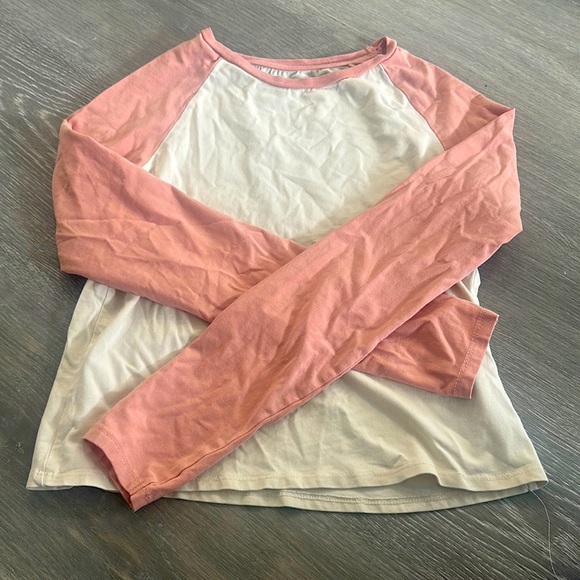 basic slim fit h&m long sleeve color block top ! super cute (never worn) - Picture 1 of 3